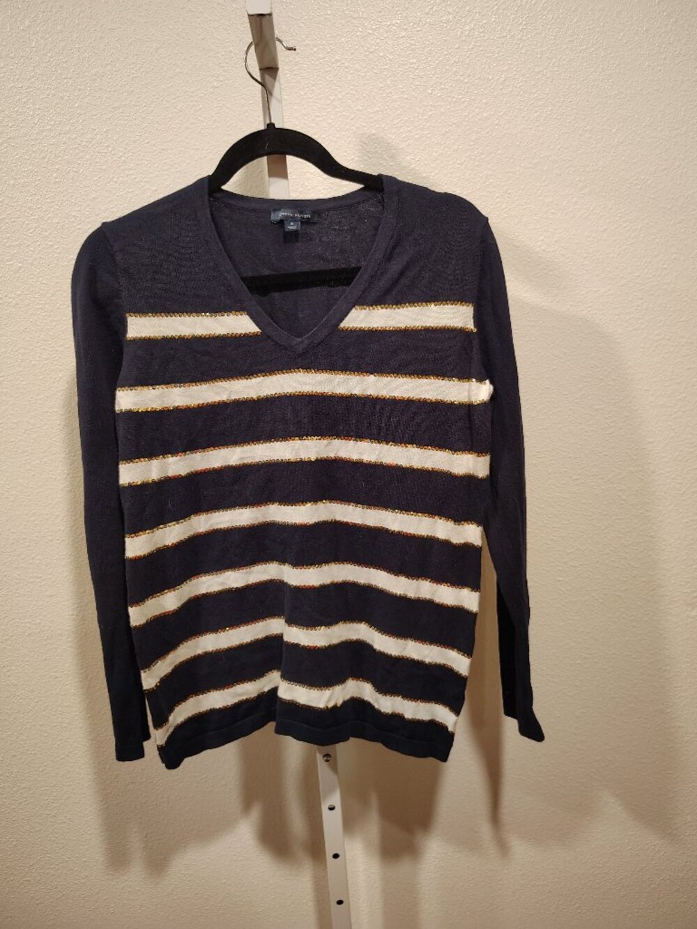 Tommy Hilfiger Women's Sweater Size Medium Navy Blue V-Neck Long Sleeve